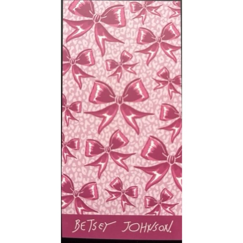 BETSEY JOHNSON BEACH TOWEL-Pink Bow